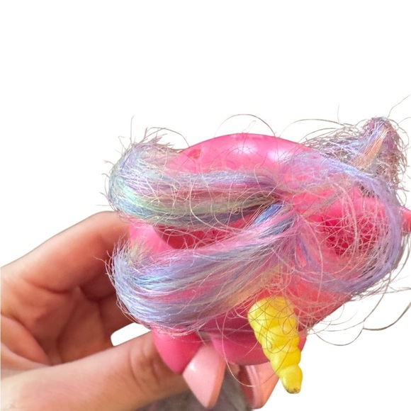 🦄 Fingerlings Baby Unicorn Gemma Pink Rainbow Mane & Tail Interactive Toy 🦄 - Picture 5 of 6